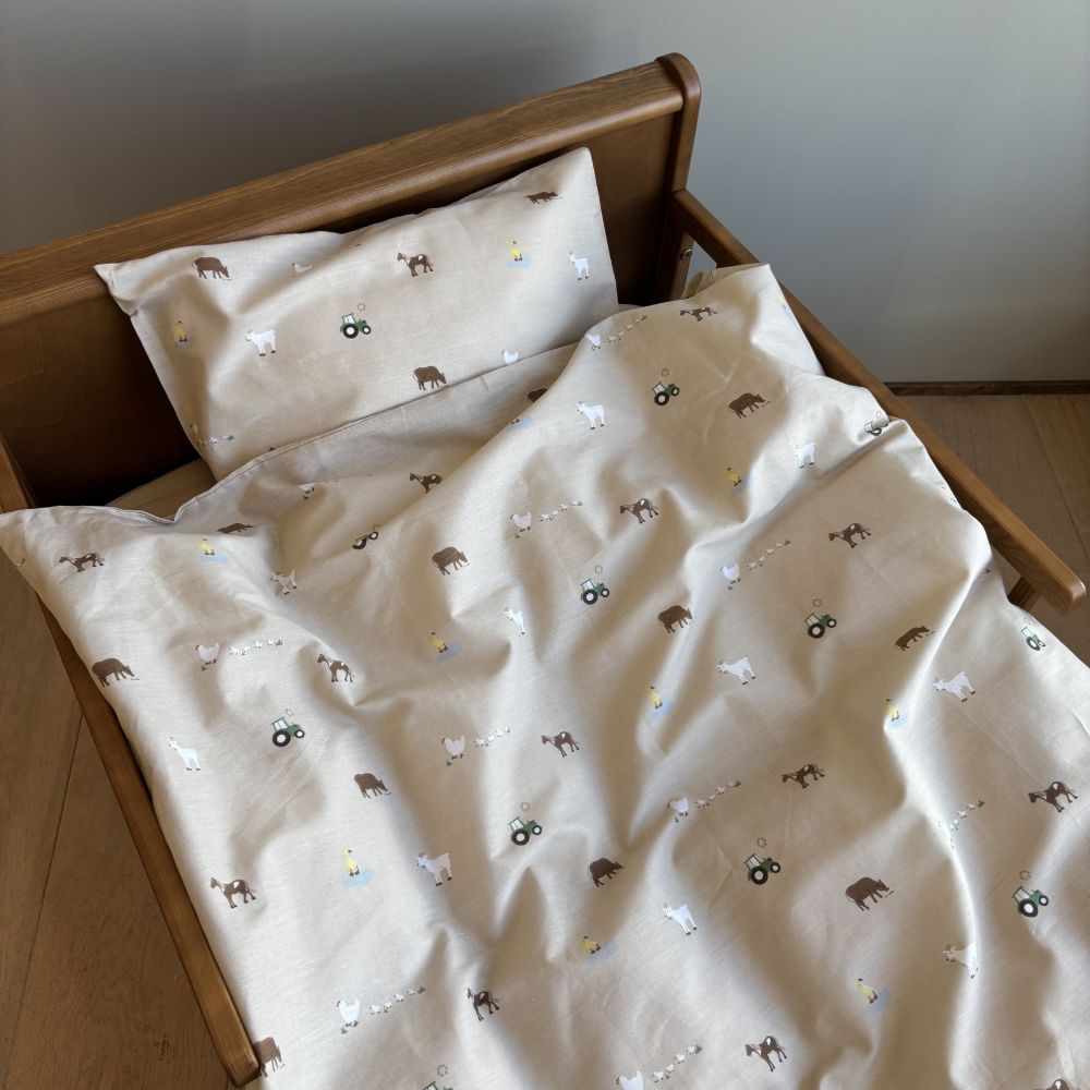 By Mats – Farmland Bed Linen Set – 100×140 cm x 40×45 cm (MAT277) v:2779643 By Mats – Farmland Bed Linen Set – 100×140 cm x 40×45 cm (MAT277) v:2779643
