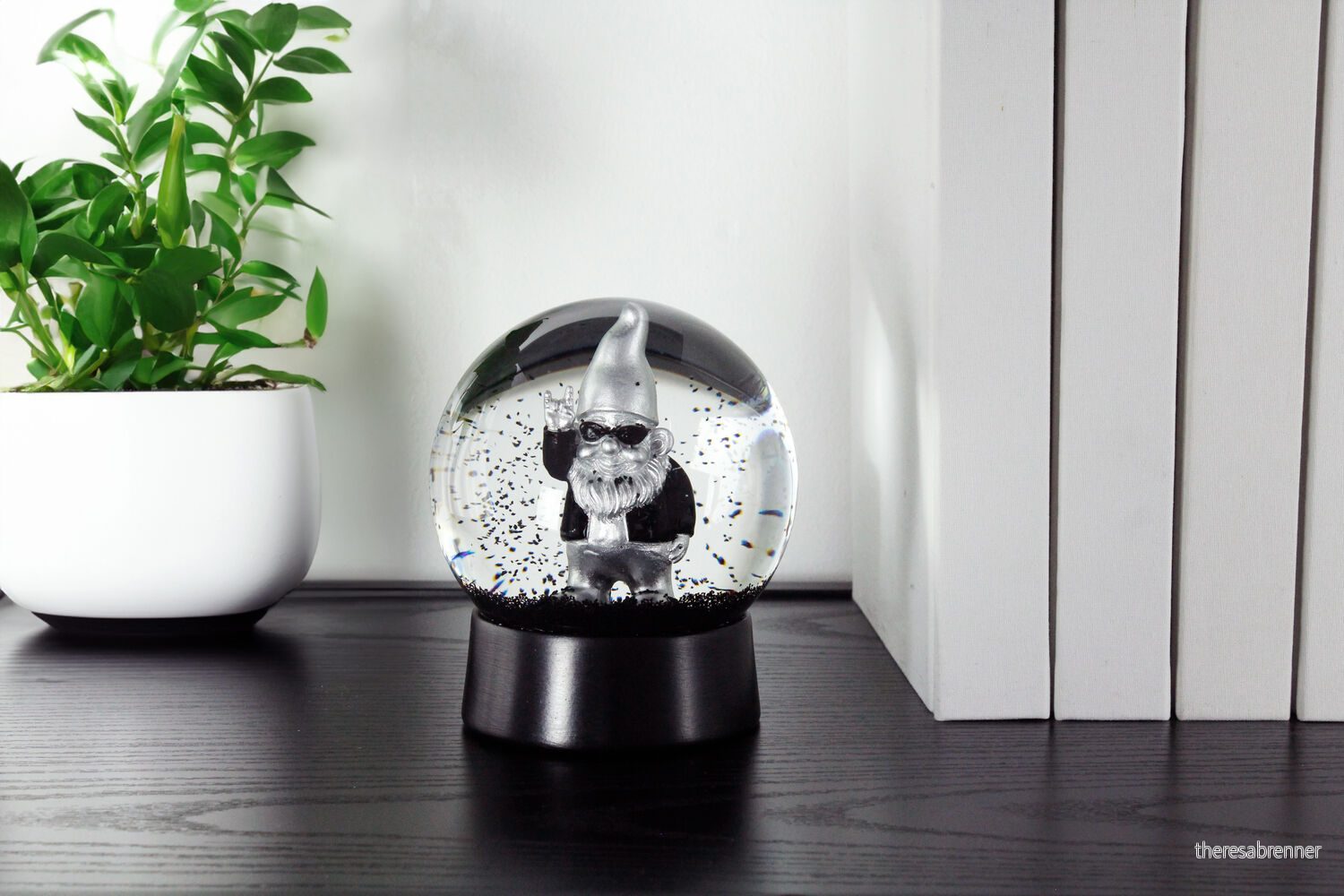 Winkee - Snow Globe Dwarf Rocker - Silver v:2529307