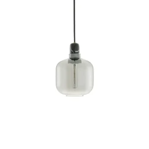 Normann Copenhagen – Amp Pendellampe – Small – Røyk/Sort – Black – S – Gratis frakt v:2953296