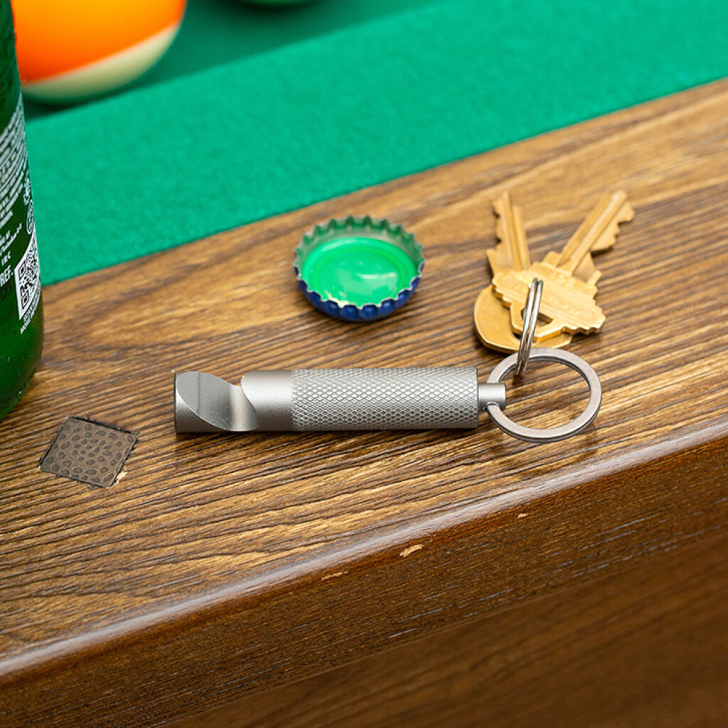 Kikkerland - Chug It! - 0.5 inches diameter x 2.75 inches length v:7512578