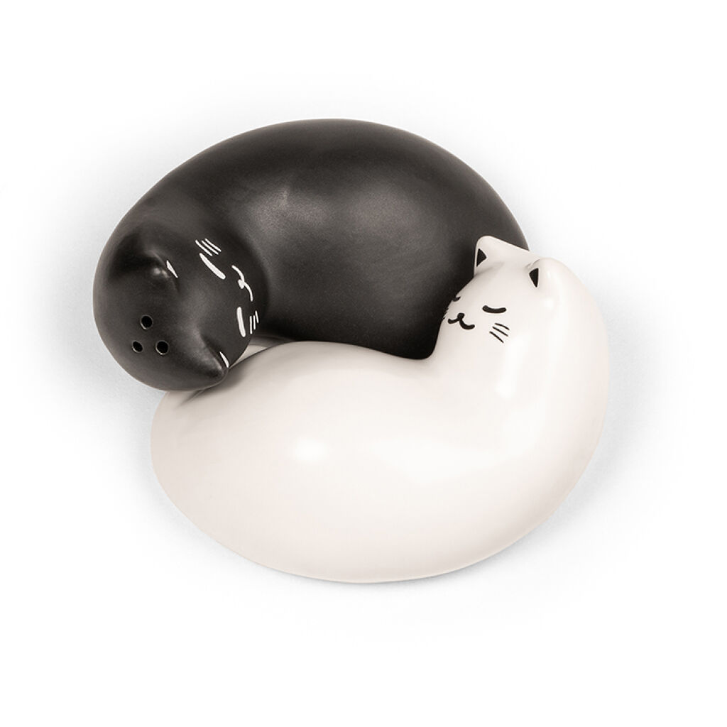 Kikkerland - Purrfect Salt & Pepper Shakers - Black and White - 8.25 cm x 3.75 cm x 6.5 cm v:2216181