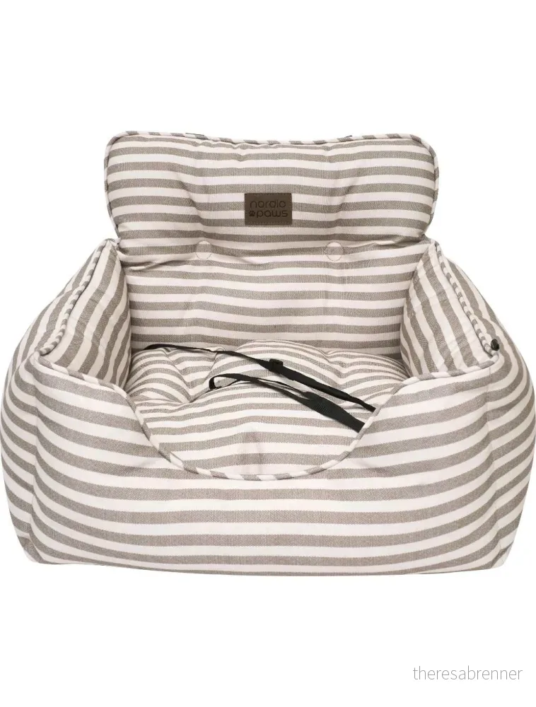 Nordic Paws - Cozy Bailey Carseat pillow - 53 x 50 35 cm. - Gratis frakt v:3064992