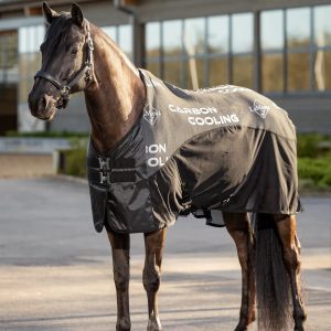 Lemieux – Carbon Cooler Rug – Black – 145 cm – Gratis frakt v:8296384 Lemieux – Carbon Cooler Rug – Black – 145 cm – Gratis frakt v:8296384