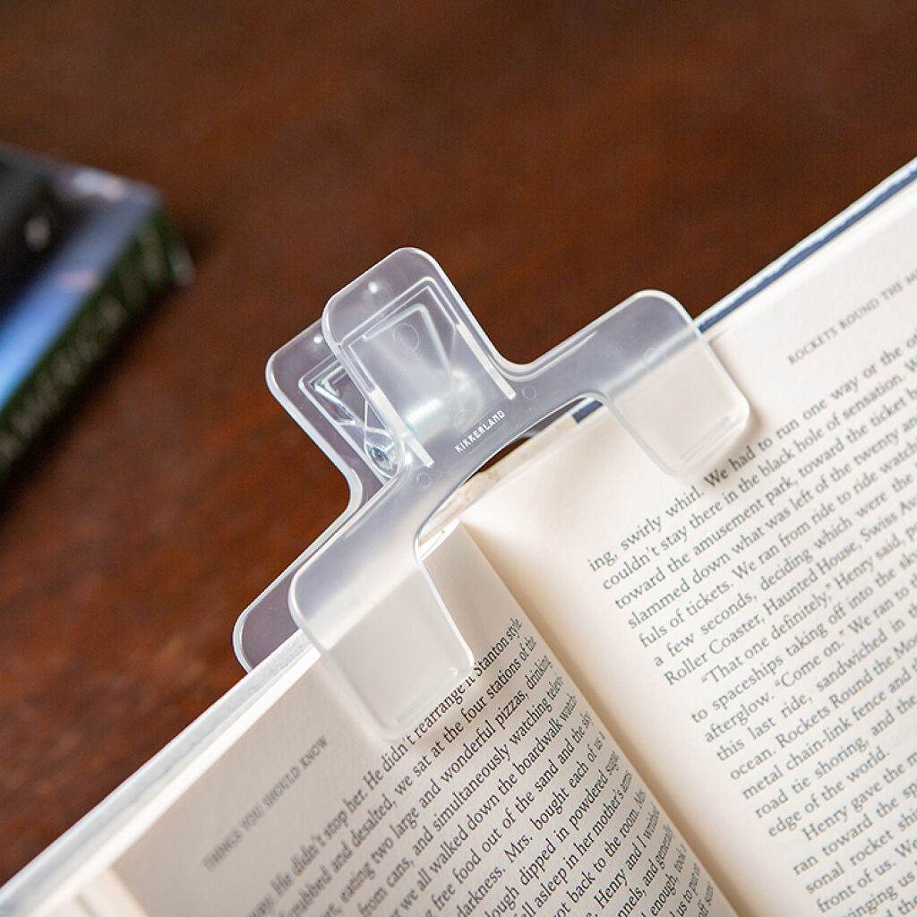 Kikkerland – Flexi Book Clip – 5" x 3" x 2" v:4013044 Kikkerland – Flexi Book Clip – 5" x 3" x 2" v:4013044