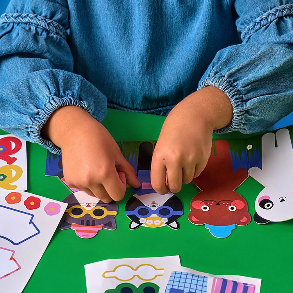 Kikkerland – Animal Dress-Up Stickers (KID63-F) v:3411430 Kikkerland – Animal Dress-Up Stickers (KID63-F) v:3411430